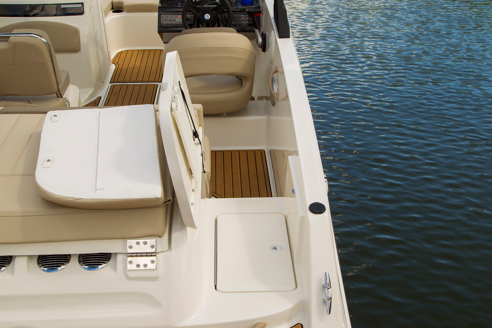 Bayliner VR6 med MerCruiser sterndrive - 21