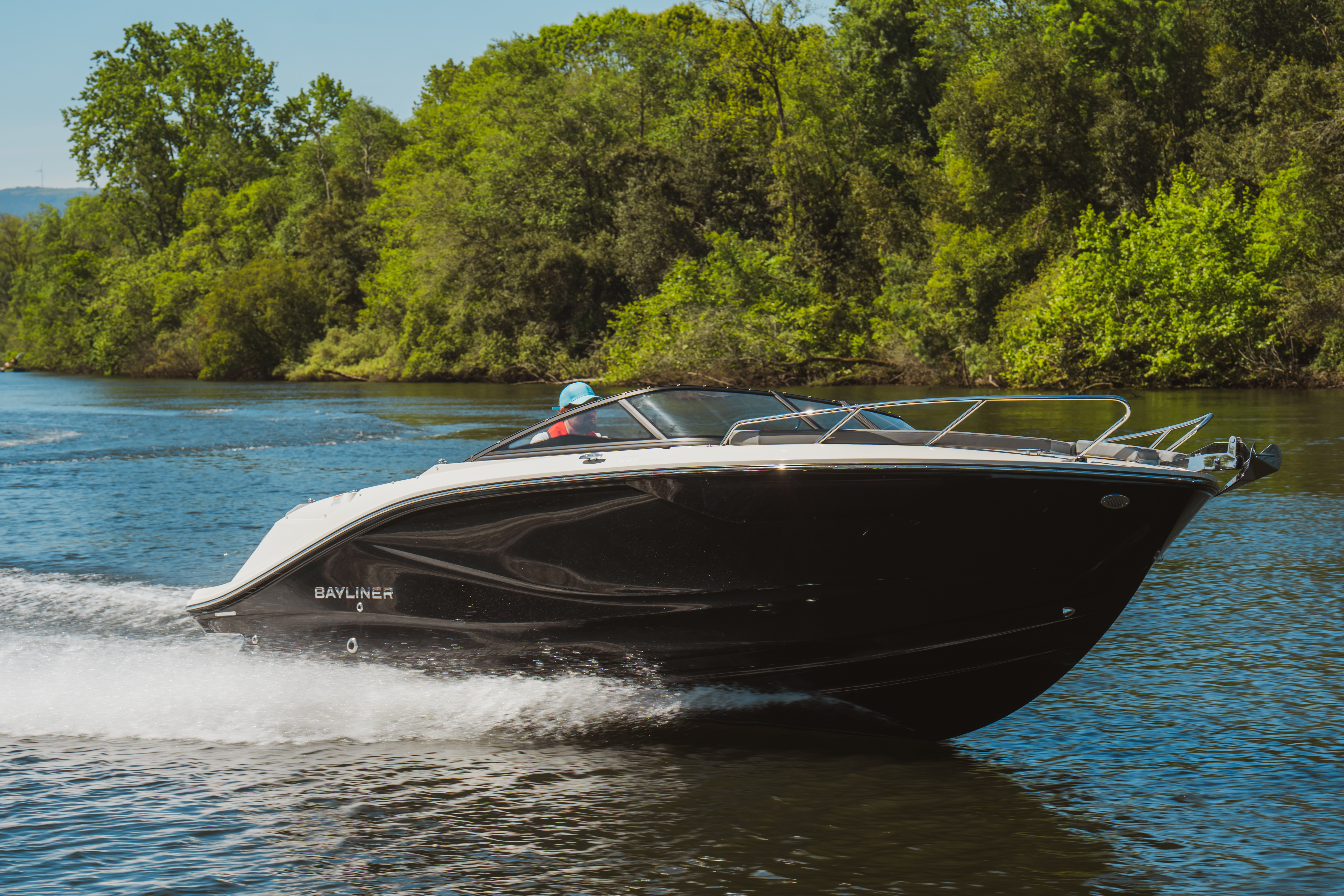 Bayliner C21i Cuddy med Mercruiser sterndrive - 0