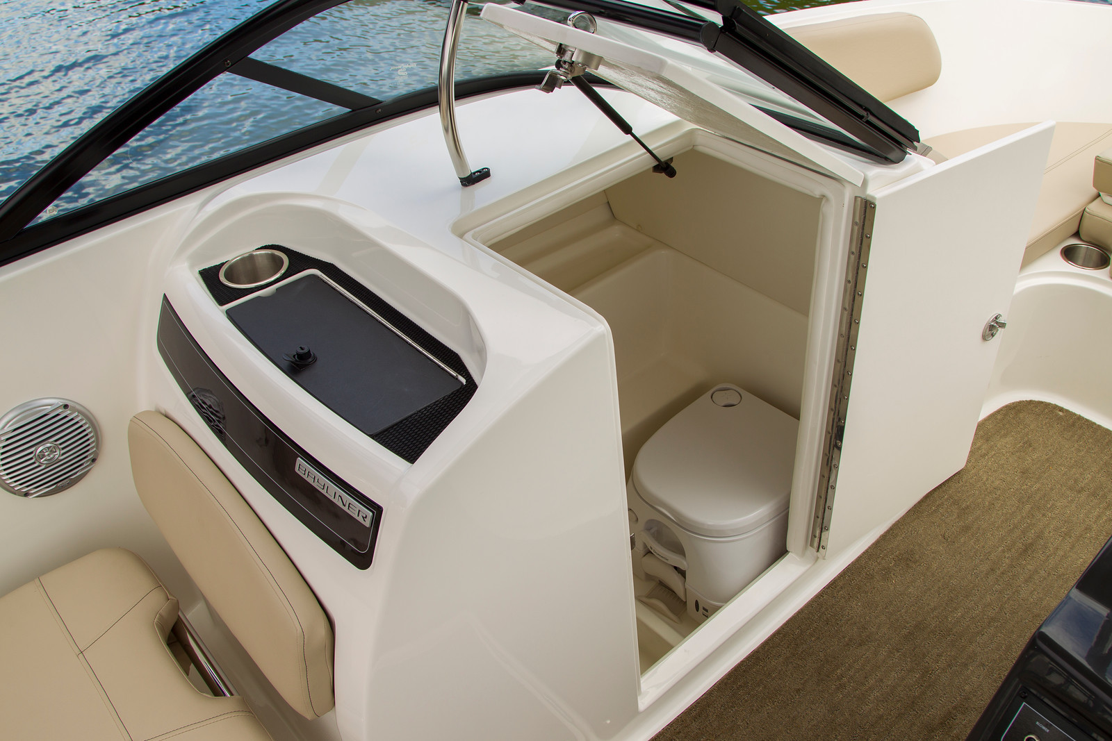 Bayliner VR6 med MerCruiser sterndrive - 25