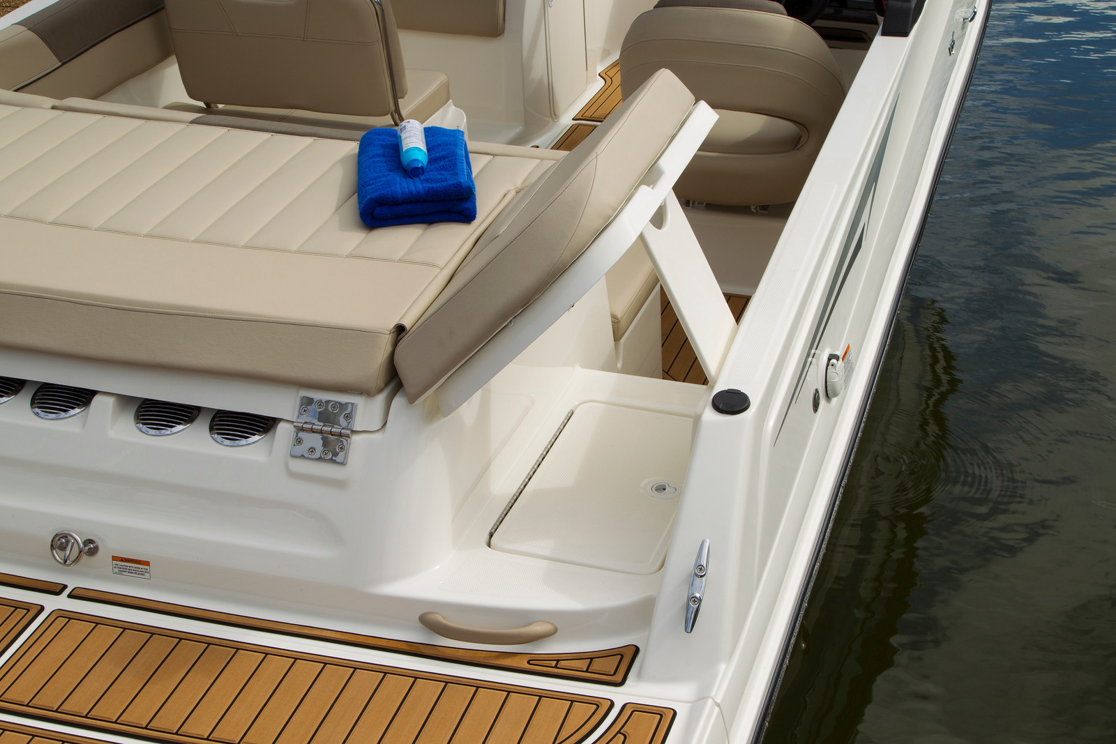 Bayliner VR6 med MerCruiser sterndrive - 17