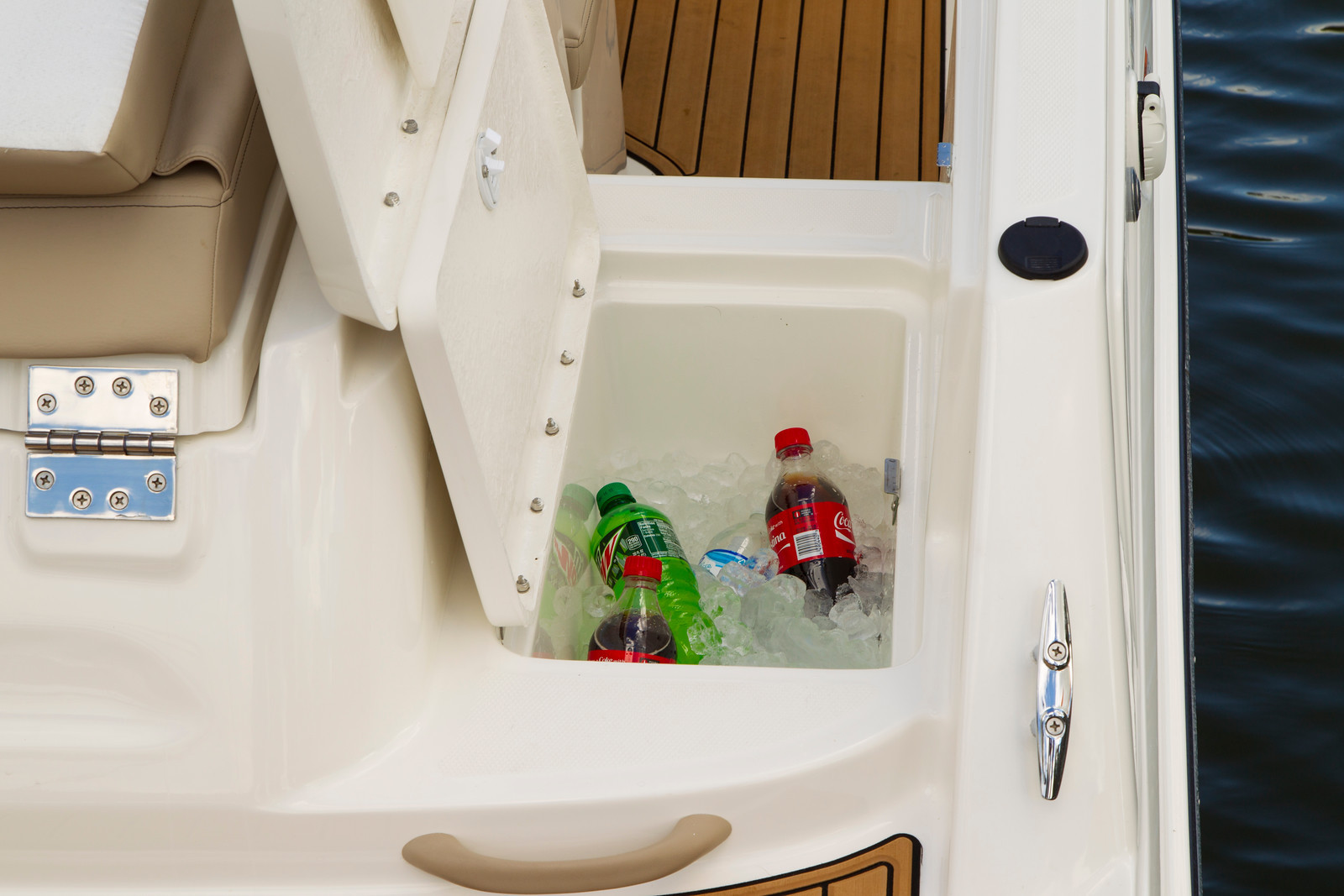 Bayliner VR5 med MerCruiser sterndrive - 6