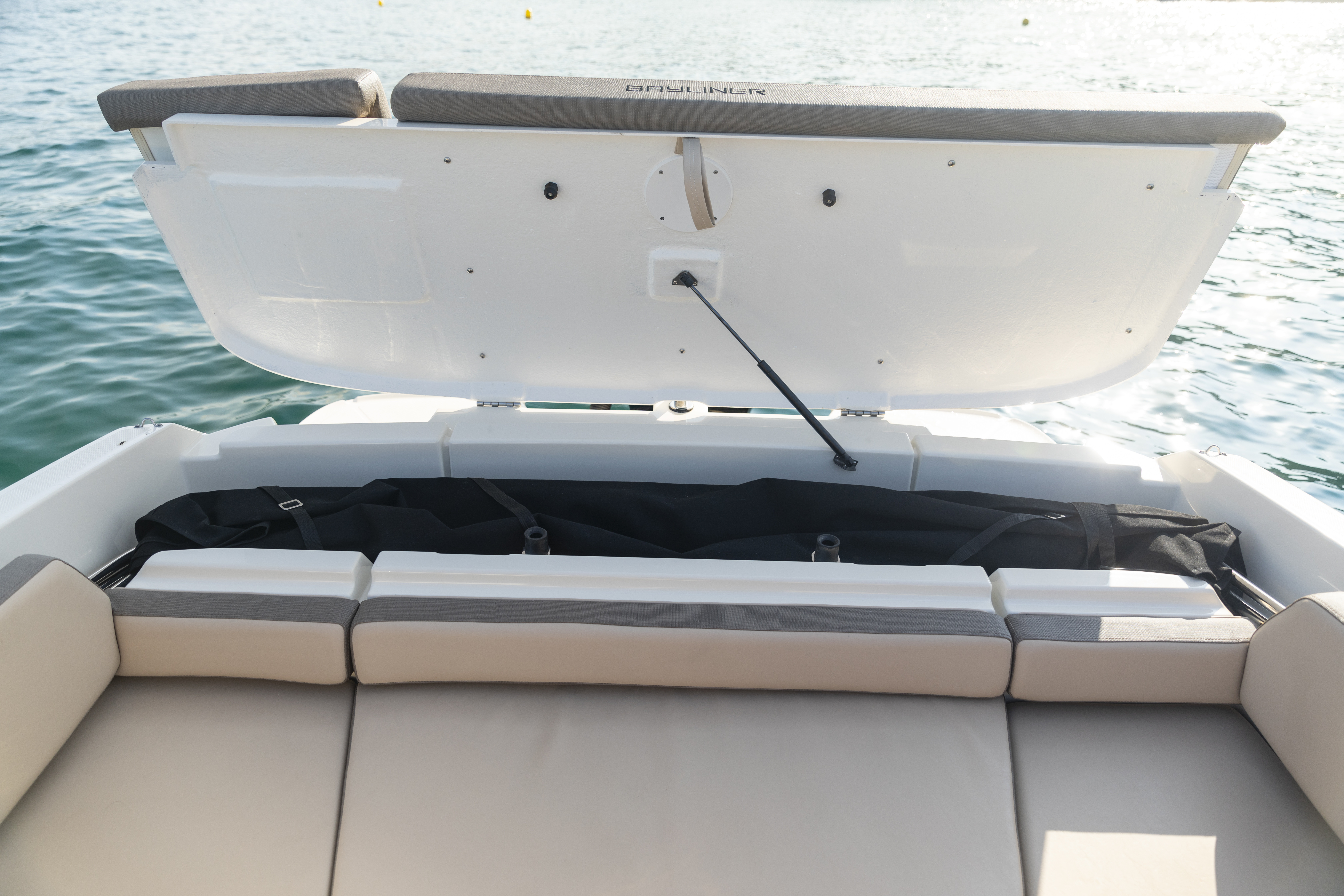 Bayliner VR6 OB Cuddy - 12