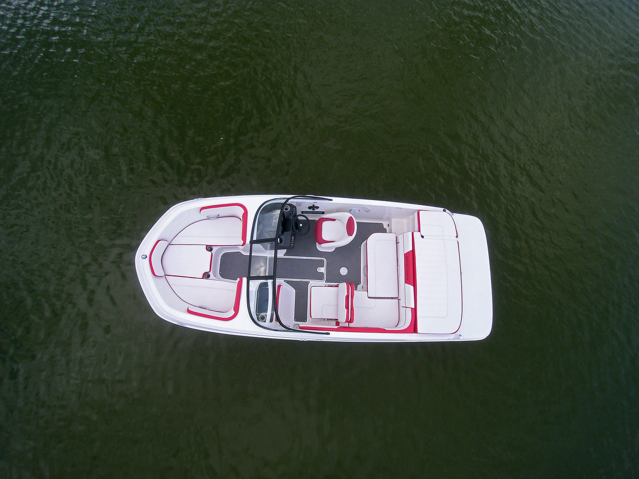 Bayliner VR5 med MerCruiser sterndrive - 12