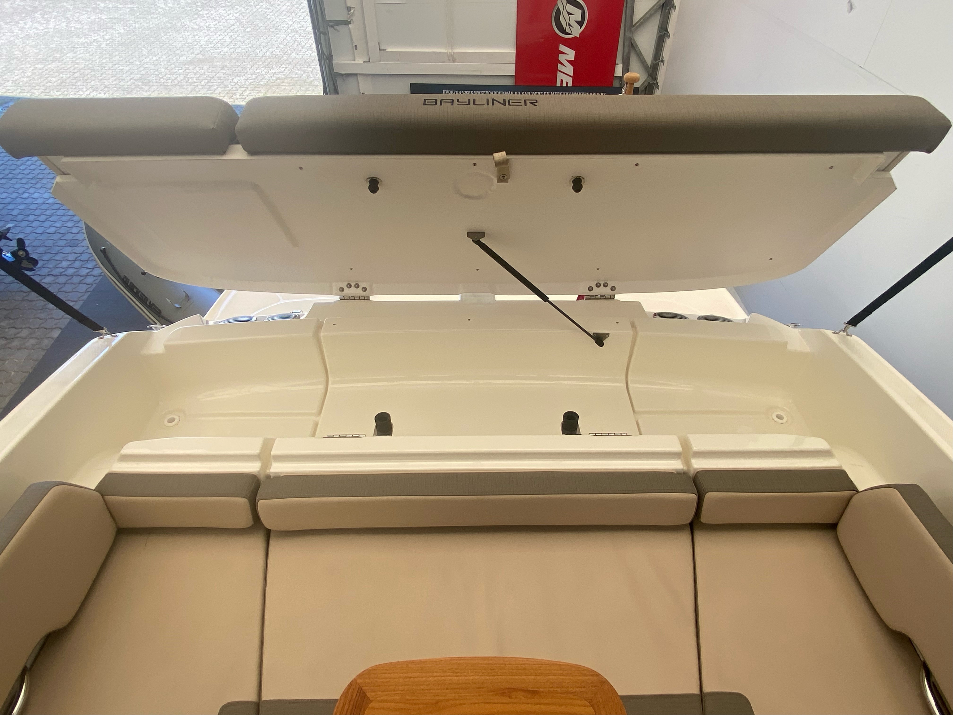 Bayliner VR6 Cuddy, MerCruiser 6.2 MPI...SOLGT - 3