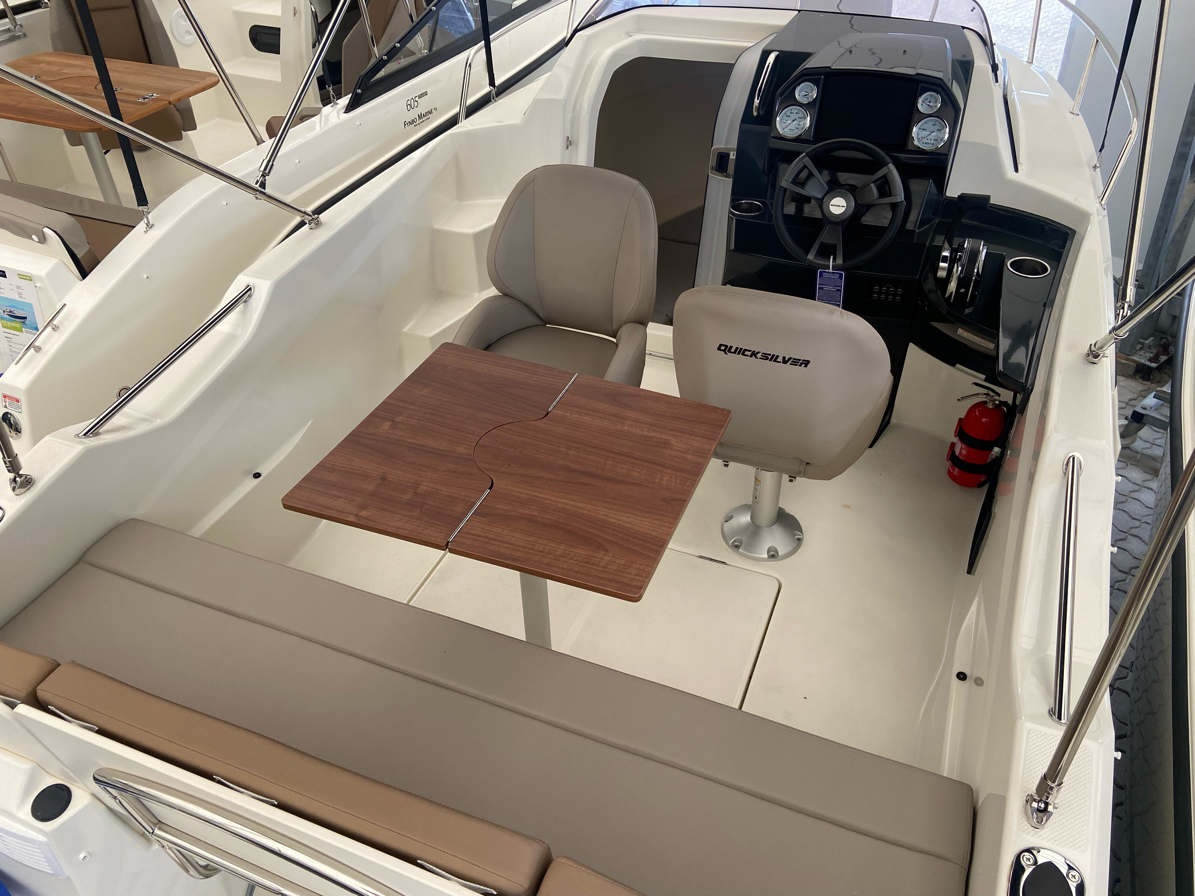 Quicksilver ACTIV 555 Cabin, Mercury F115 EFI CT...SOLGT - 3