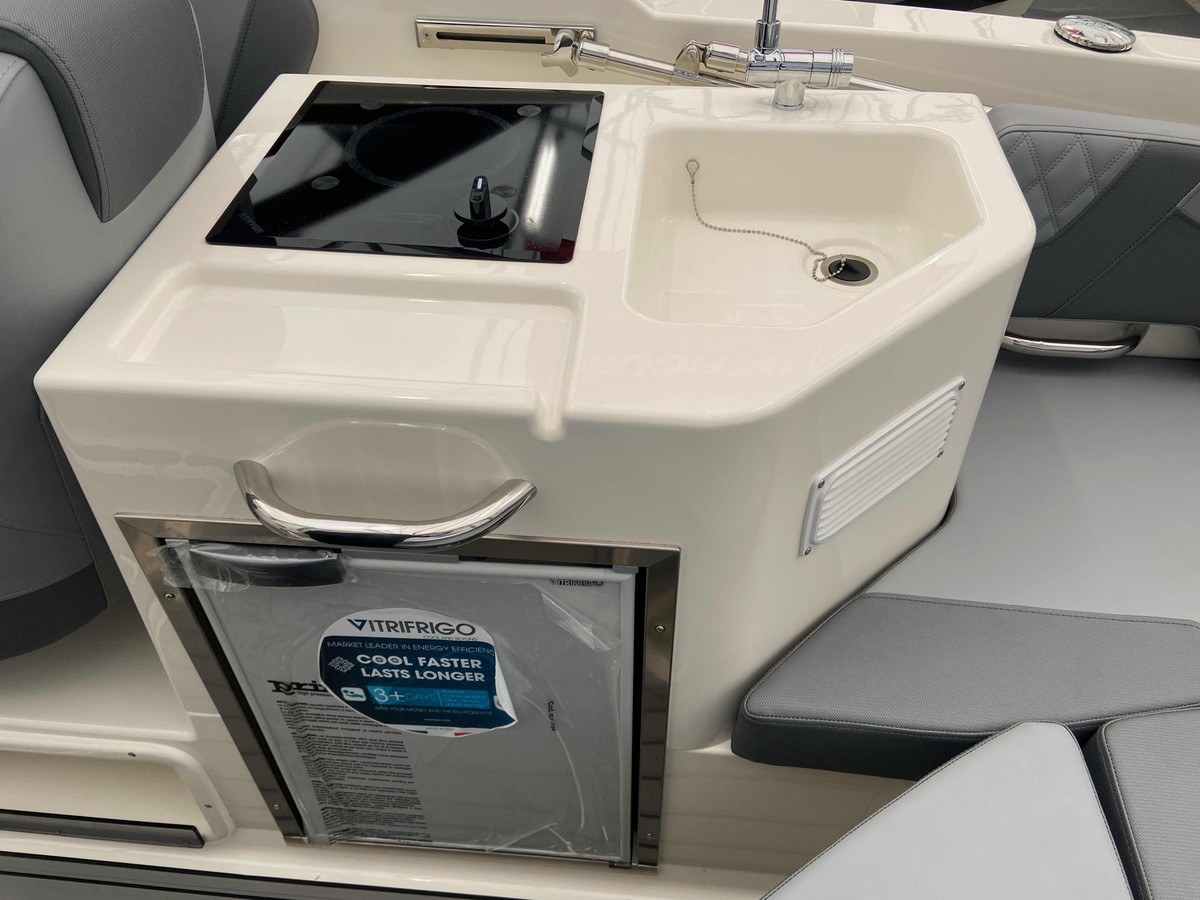 ...SOLGT...Bayliner VR6 Cuddy, Mercury 250 HK V8 - 6