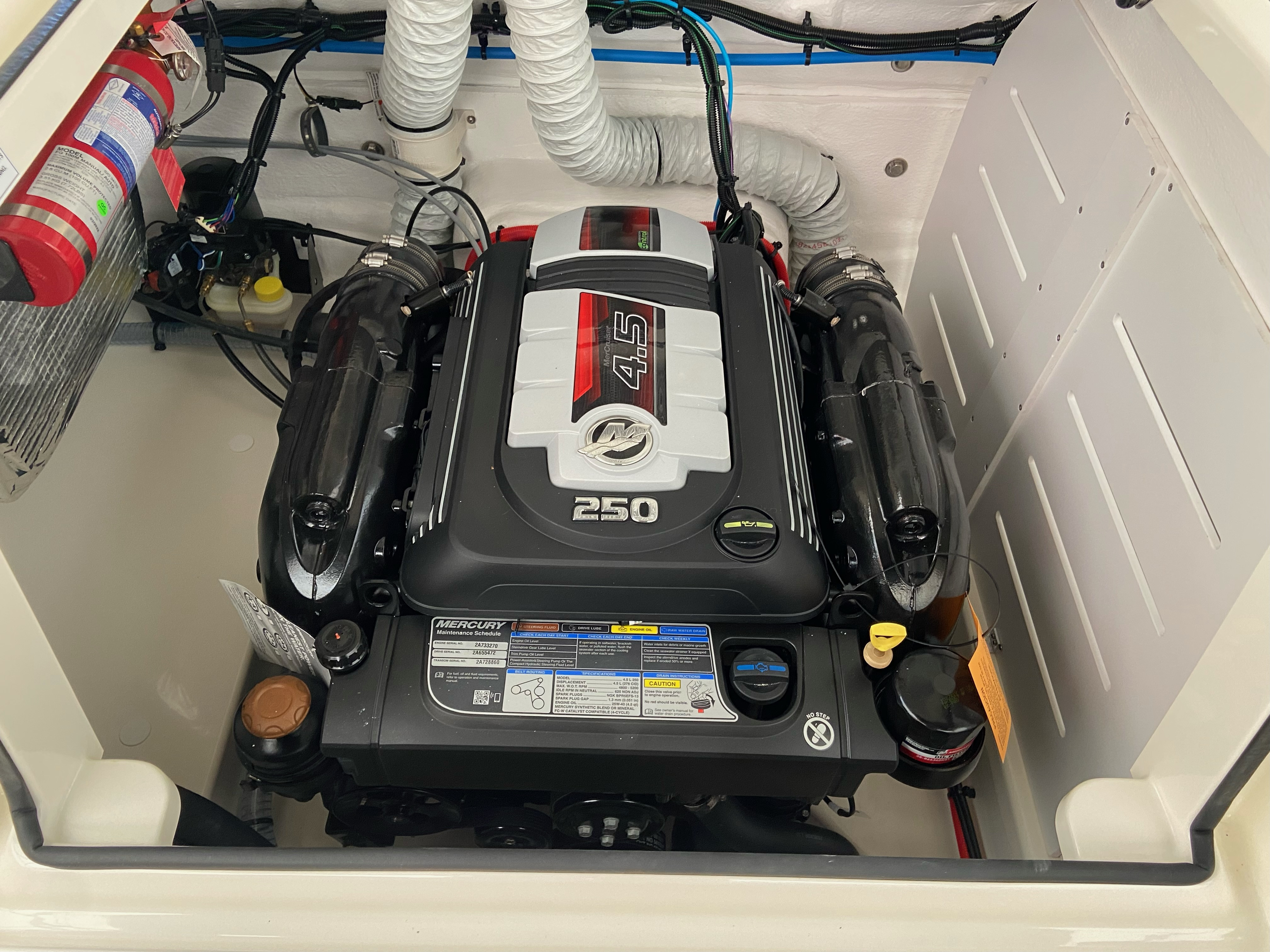 Bayliner VR5 Cuddy, MerCruiser 4.5L MPI...SOLGT - 11