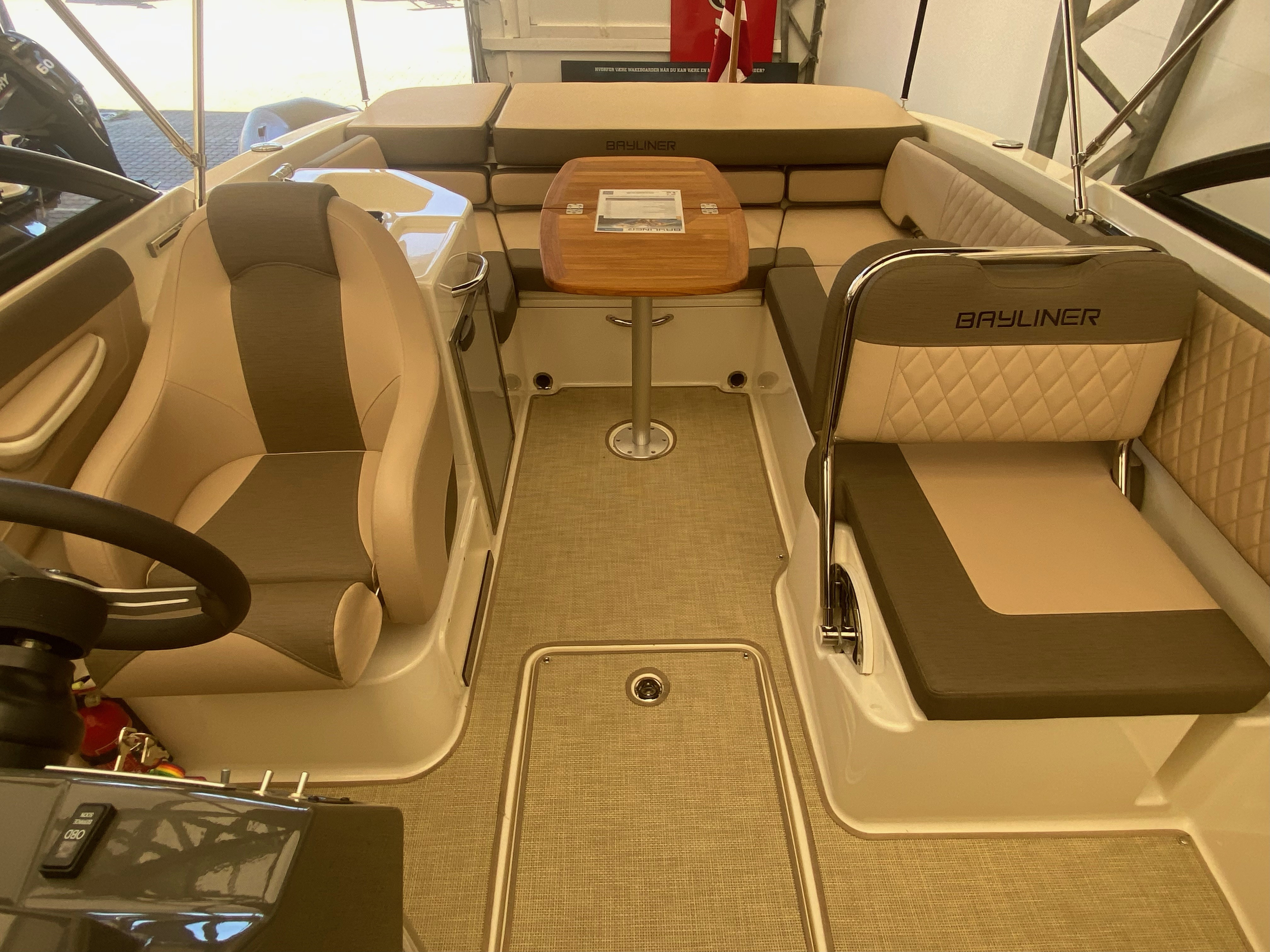 Bayliner VR6 Cuddy, MerCruiser 6.2 MPI...SOLGT - 9