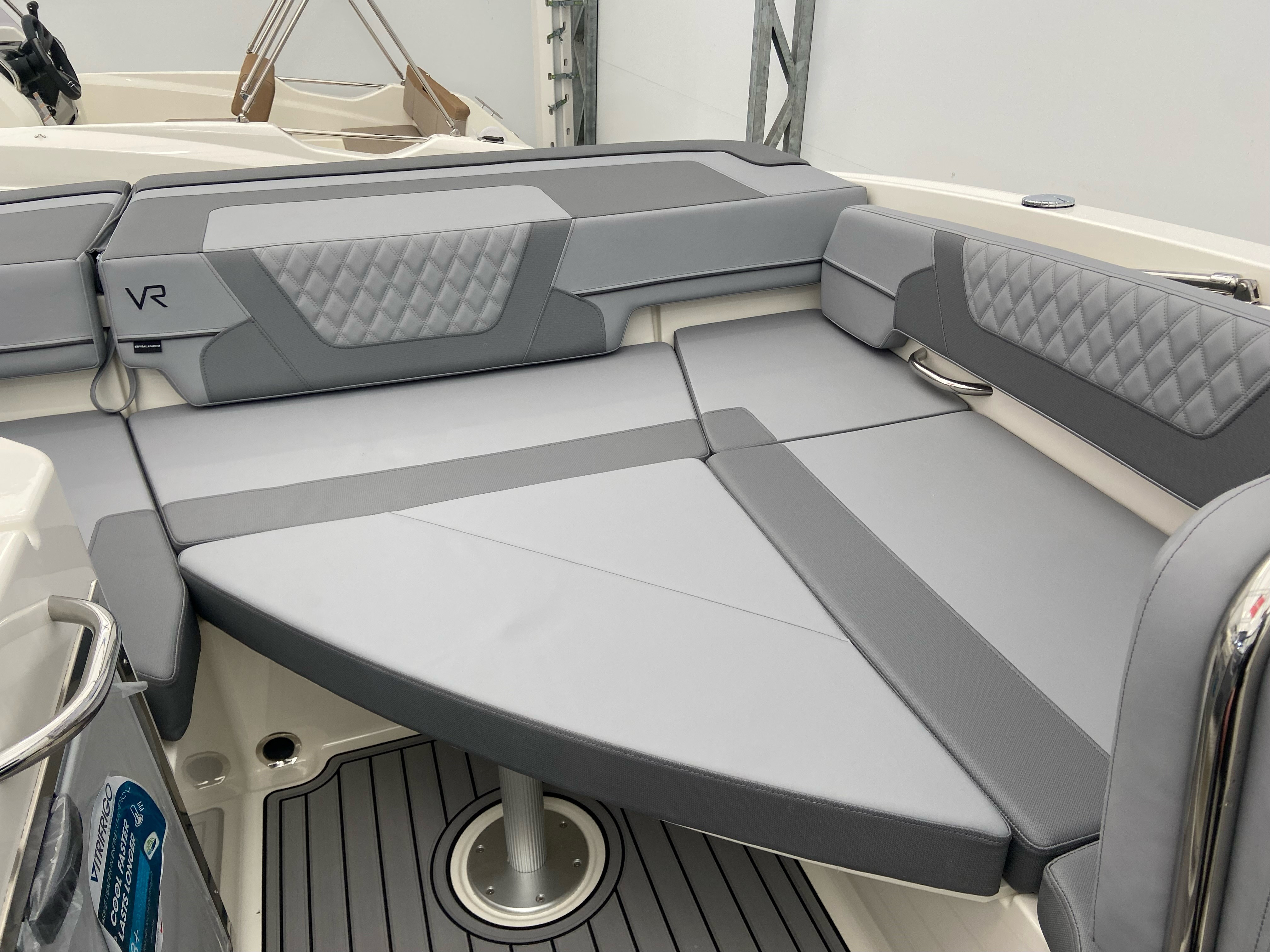 ...SOLGT...Bayliner VR6 Cuddy, Mercury 250 HK V8 - 3