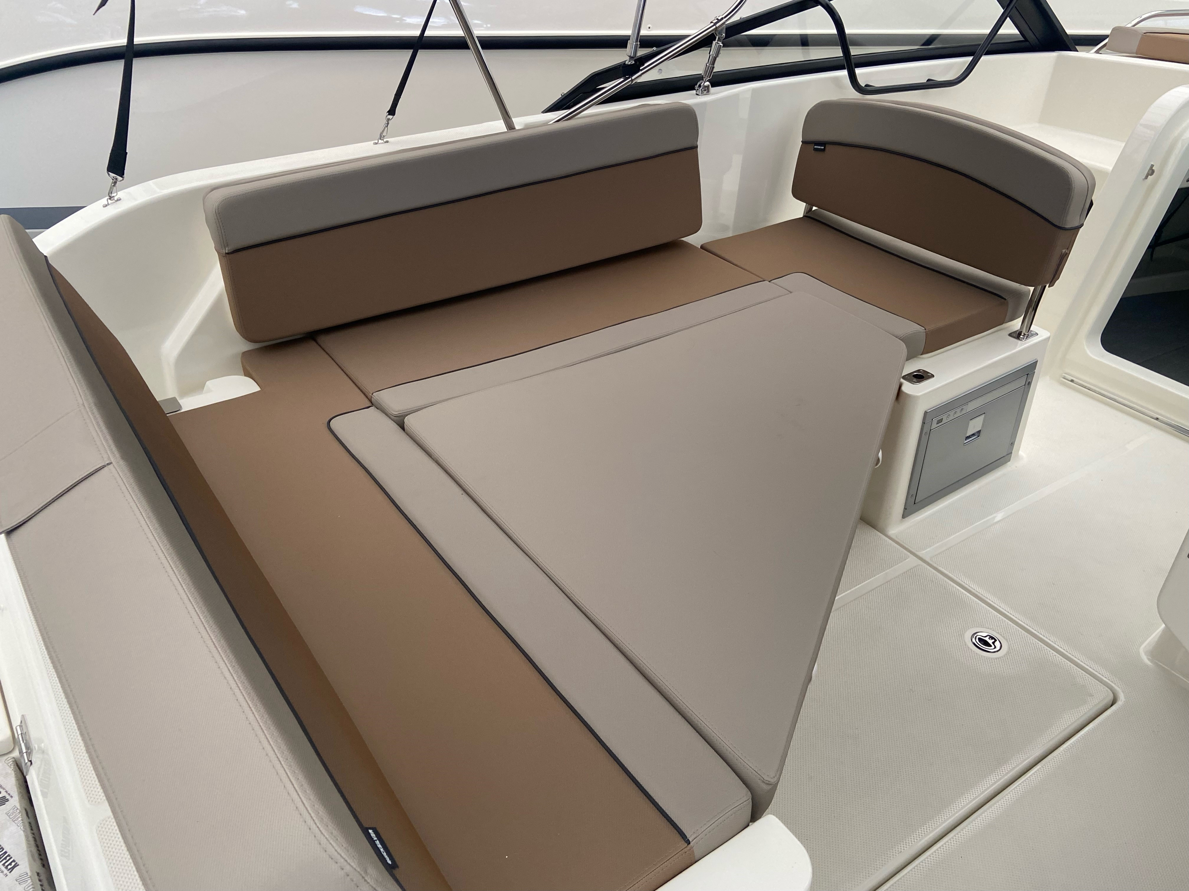 Quicksilver ACTIV 675 Cruiser, Mercury F225 V6 DTS - 2