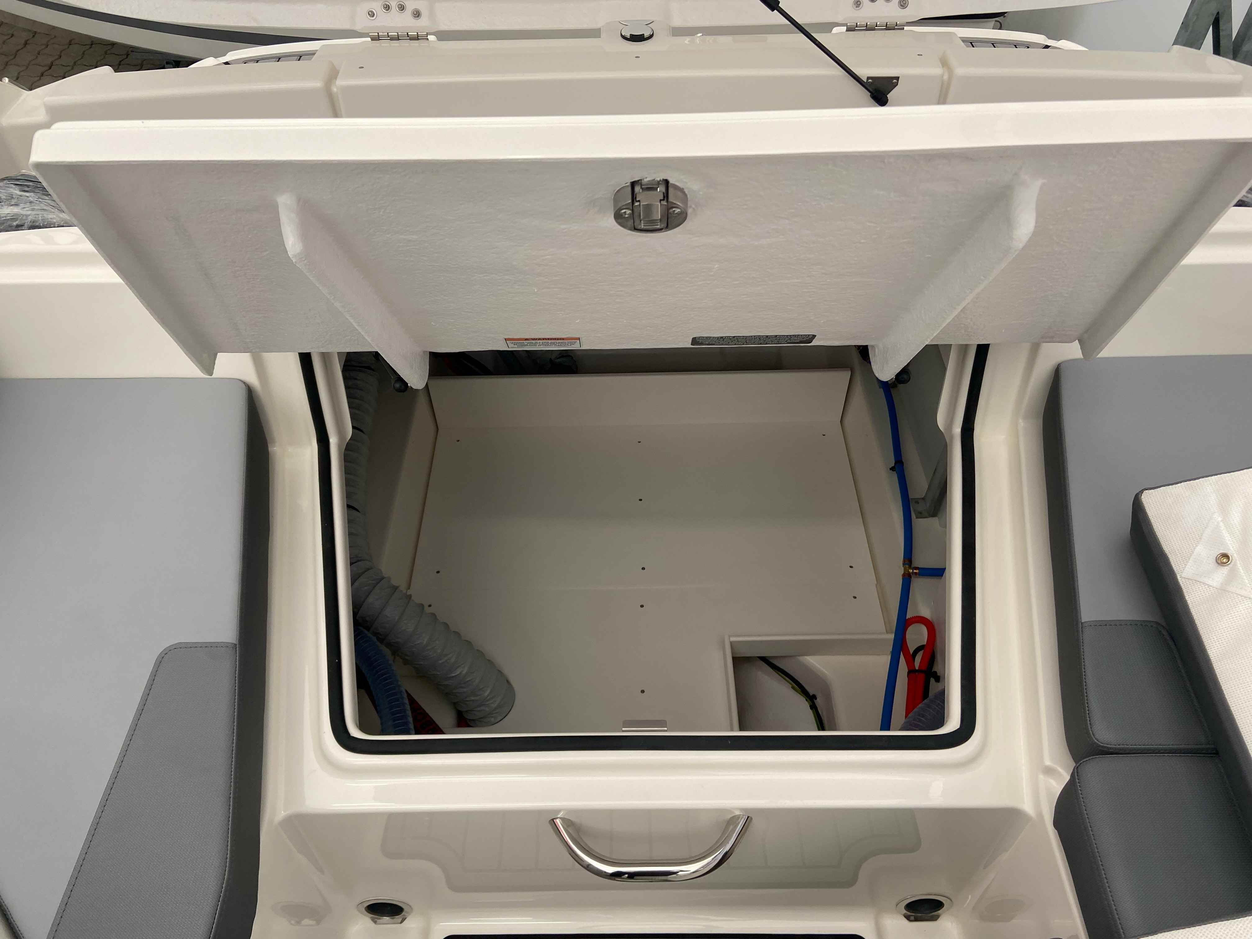 ...SOLGT...Bayliner VR6 Cuddy, Mercury 250 HK V8 - 10