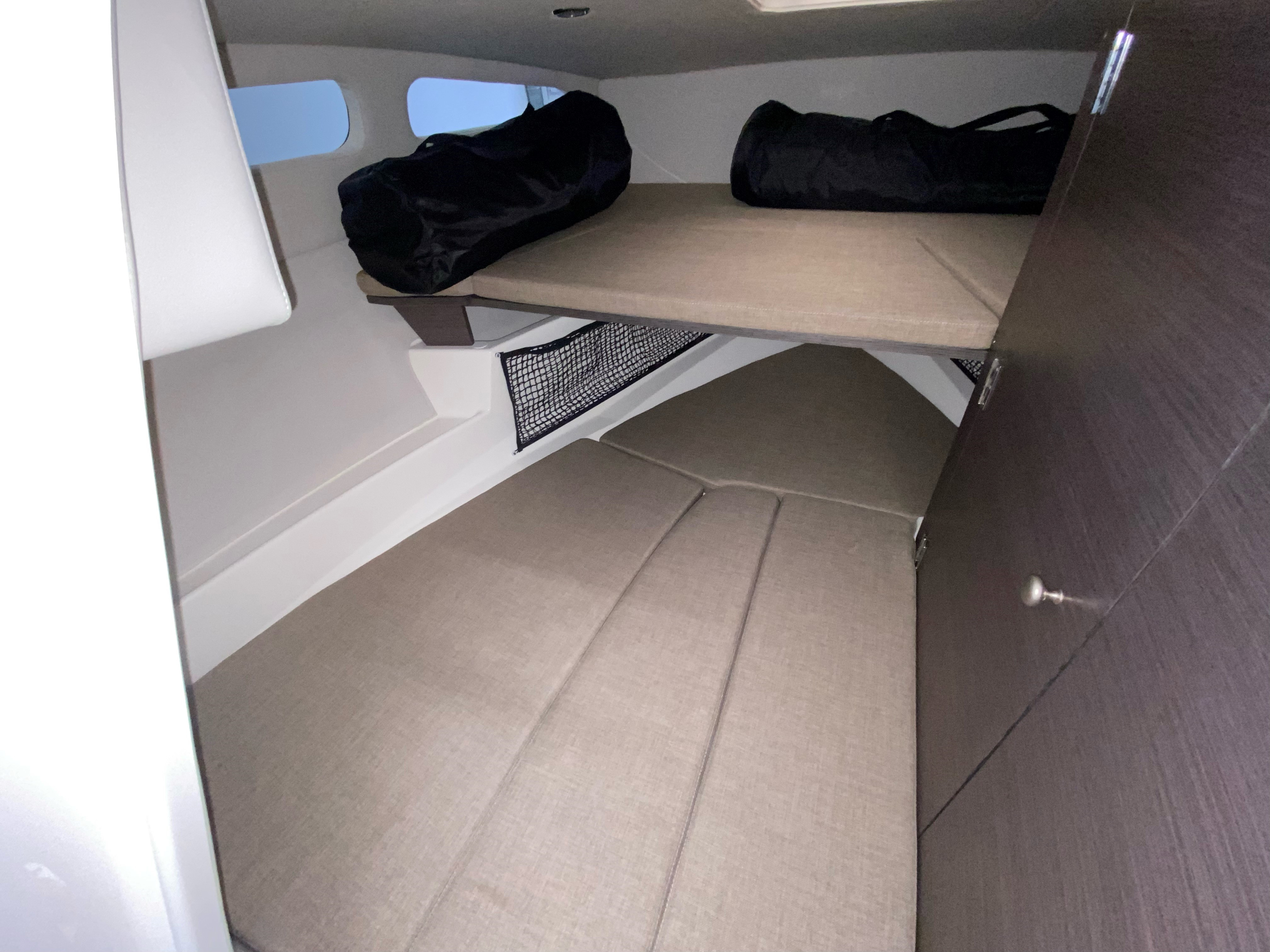 ...SOLGT...Bayliner VR6 Cuddy, Mercury 250 HK V8 - 13