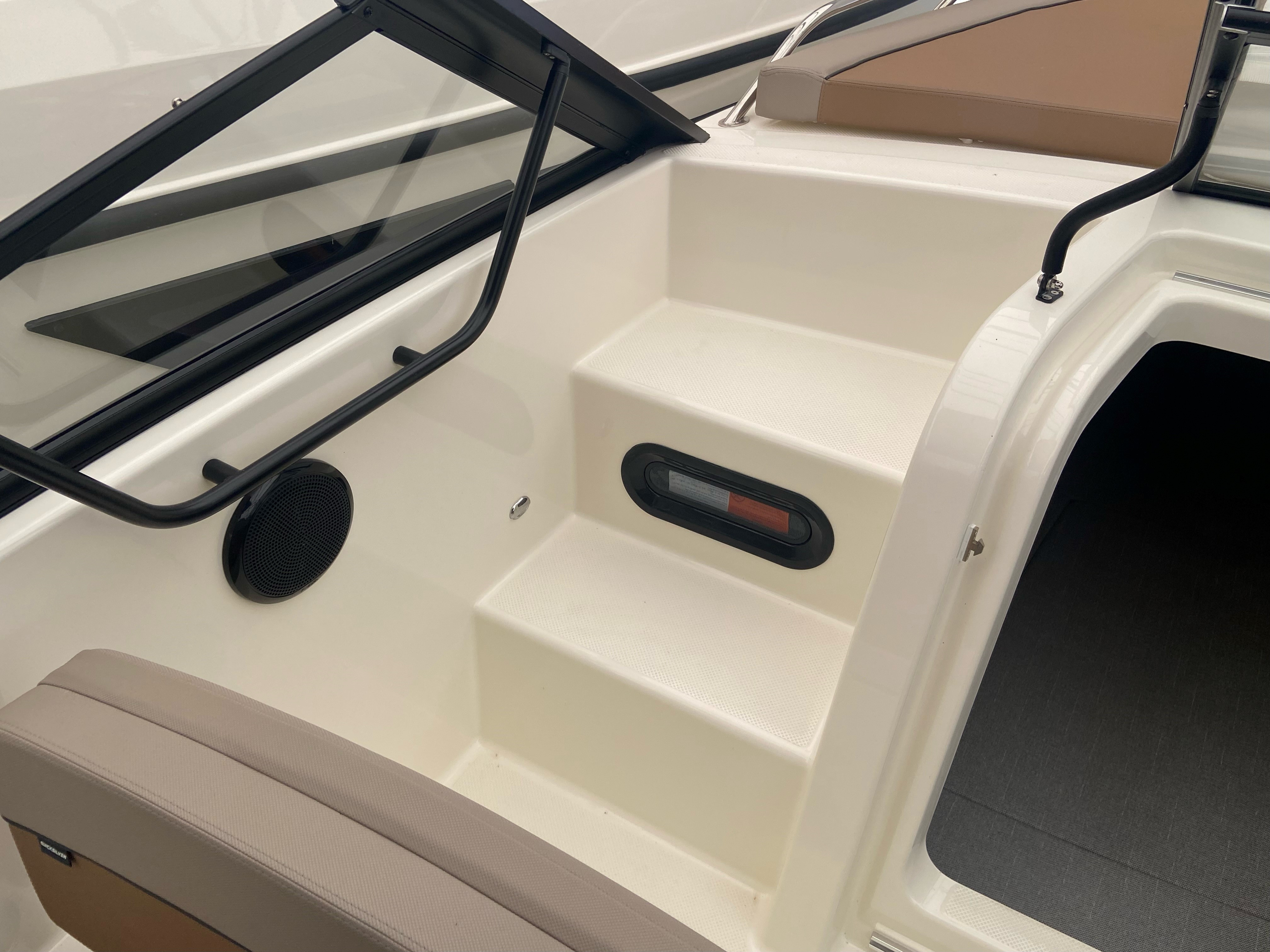 Quicksilver ACTIV 675 Cruiser, Mercury F225 V6 DTS - 5