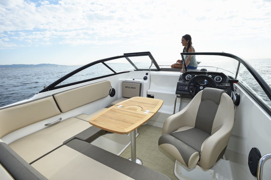 Bayliner VR5 Cuddy, Mercury F115 EFI CT - 0