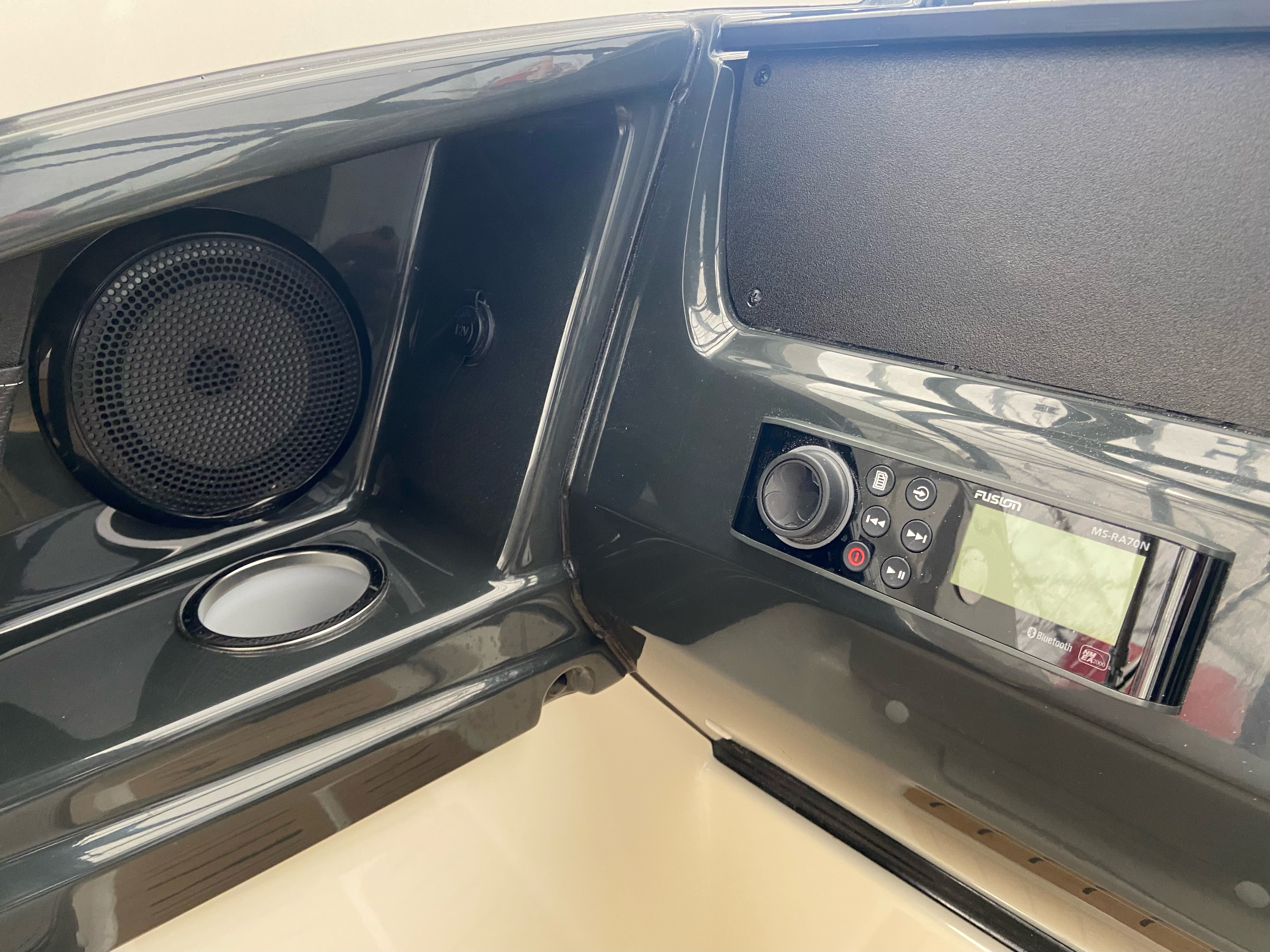 Quicksilver ACTIV 755 Cruiser, Mercury Verado 300 HK V8...SOLGT - 8