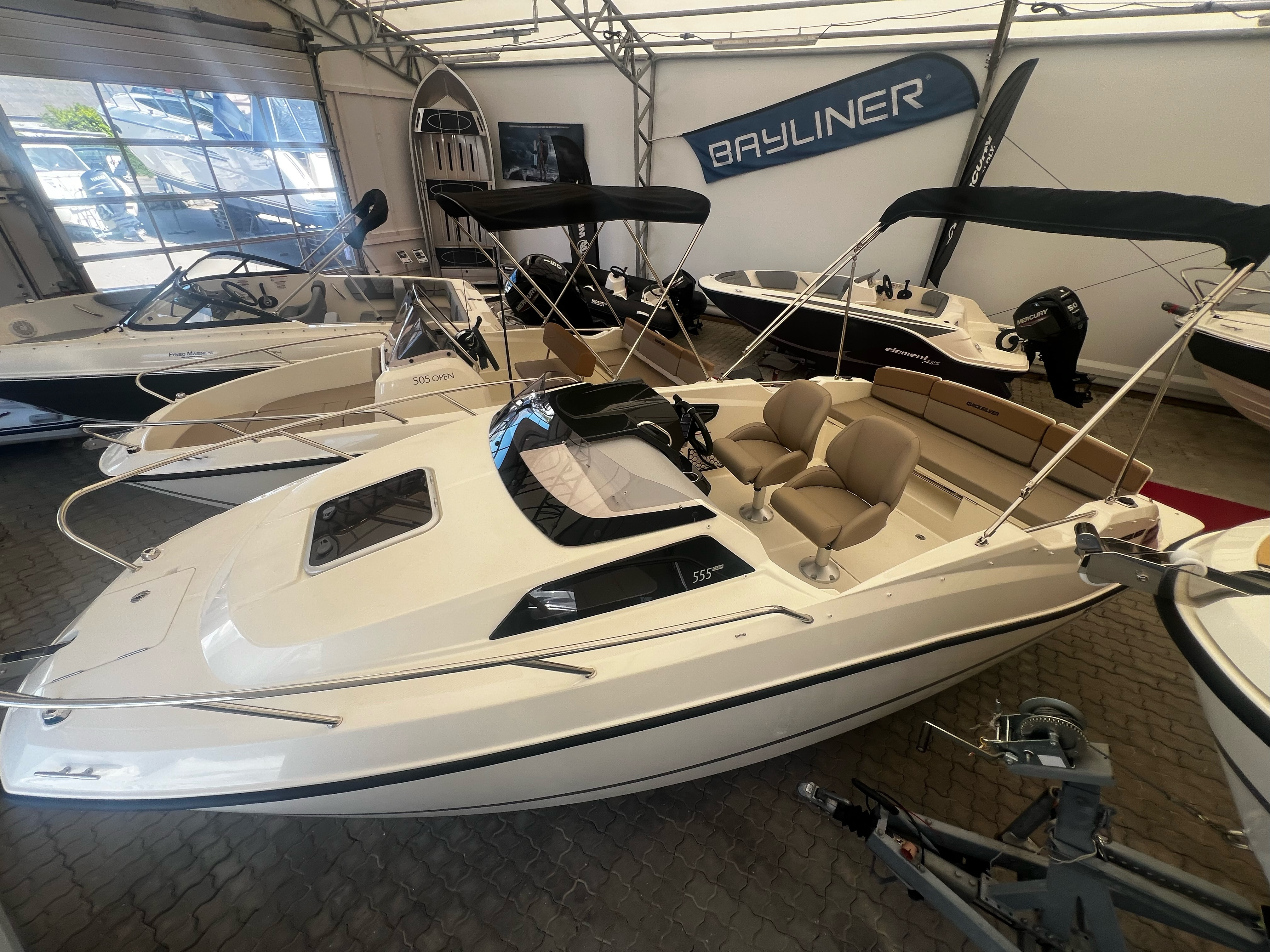 Quicksilver ACTIV 555 Cabin, Mercury F115 EFI - 1
